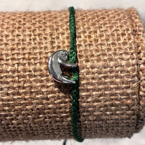 NWOT Pura Vida Braided Cord Save The Sloths Charm Bracelet Green & Silver OS - Picture 1 of 3
